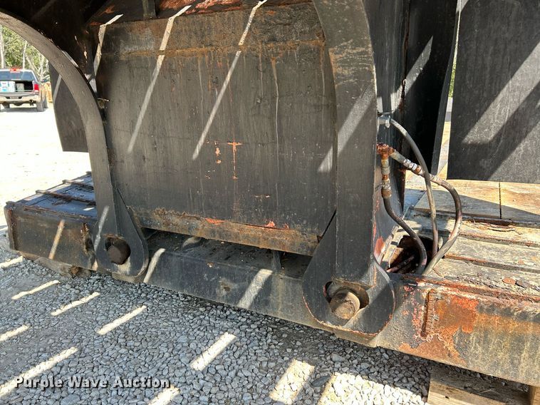 image for item NL9675 1991 Talbert TDW-30-HRG-T1  lowboy equipment trailer