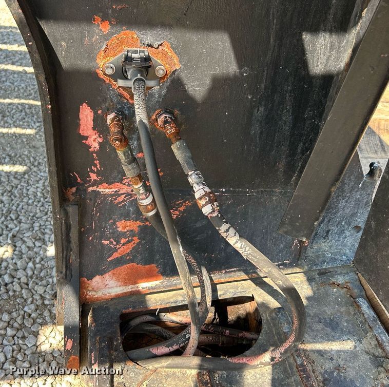 image for item NL9675 1991 Talbert TDW-30-HRG-T1  lowboy equipment trailer