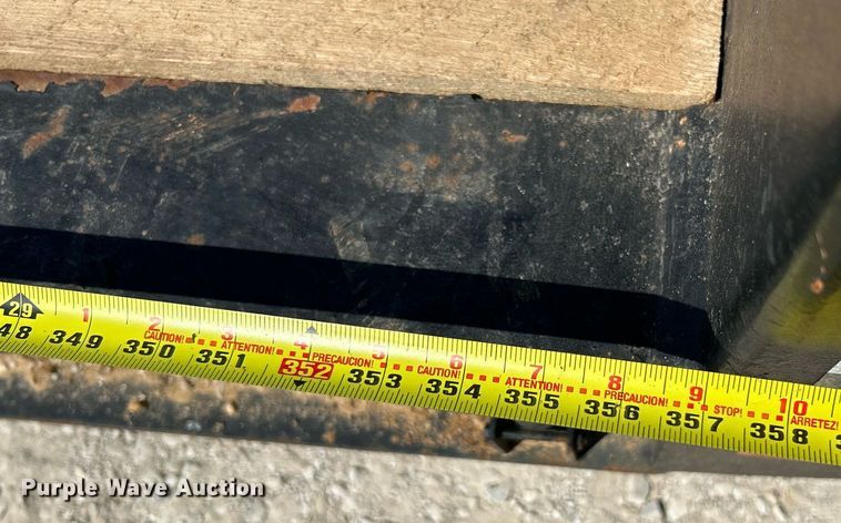 image for item NL9675 1991 Talbert TDW-30-HRG-T1  lowboy equipment trailer