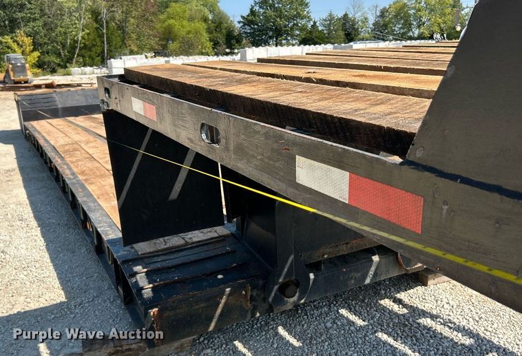 image for item NL9675 1991 Talbert TDW-30-HRG-T1  lowboy equipment trailer