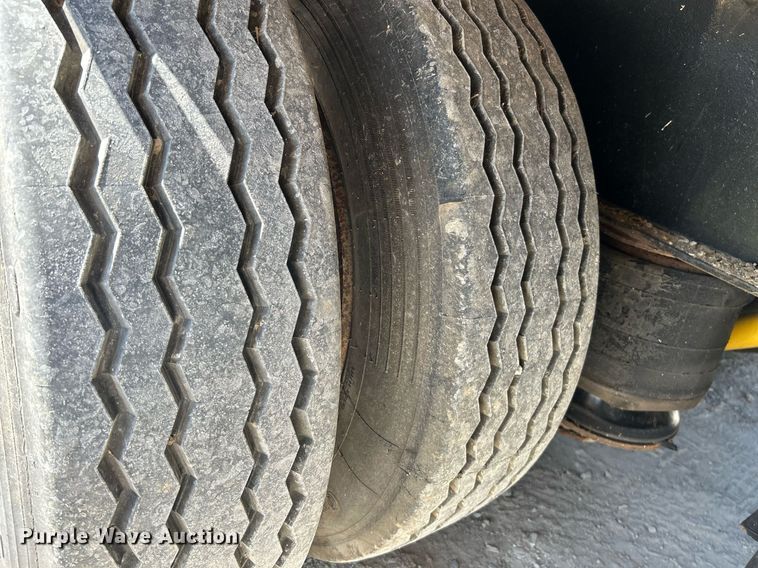 image for item NL9675 1991 Talbert TDW-30-HRG-T1  lowboy equipment trailer