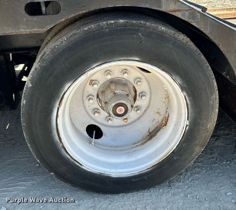 image for item NL9675 1991 Talbert TDW-30-HRG-T1  lowboy equipment trailer