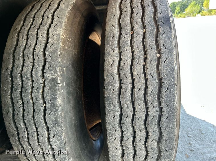 image for item NL9675 1991 Talbert TDW-30-HRG-T1  lowboy equipment trailer