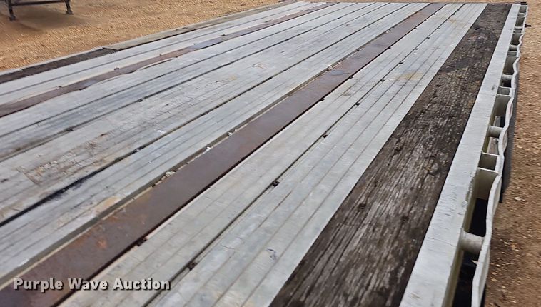 image for item NP9054 1995 Wabash  flatbed trailer