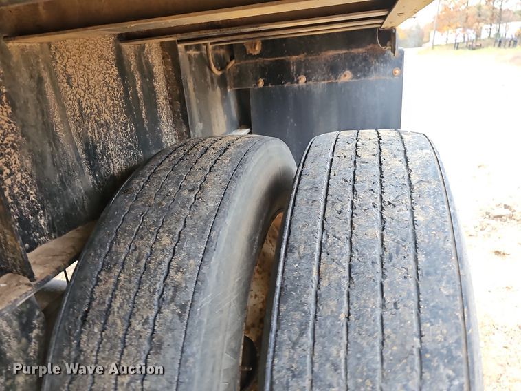 image for item NP9054 1995 Wabash  flatbed trailer