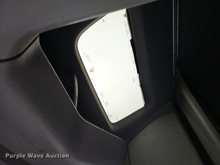 image for item NP9055 2011 Volvo VNL780  semi truck