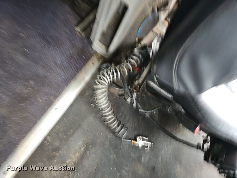 image for item NP9055 2011 Volvo VNL780  semi truck