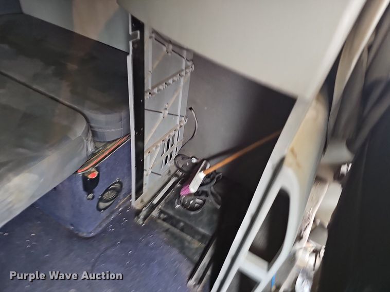 image for item NP9055 2011 Volvo VNL780  semi truck