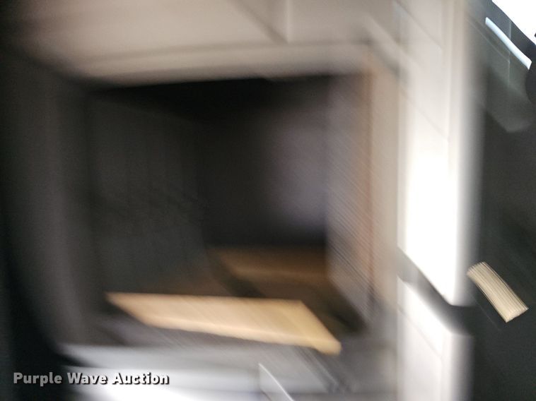 image for item NP9055 2011 Volvo VNL780  semi truck