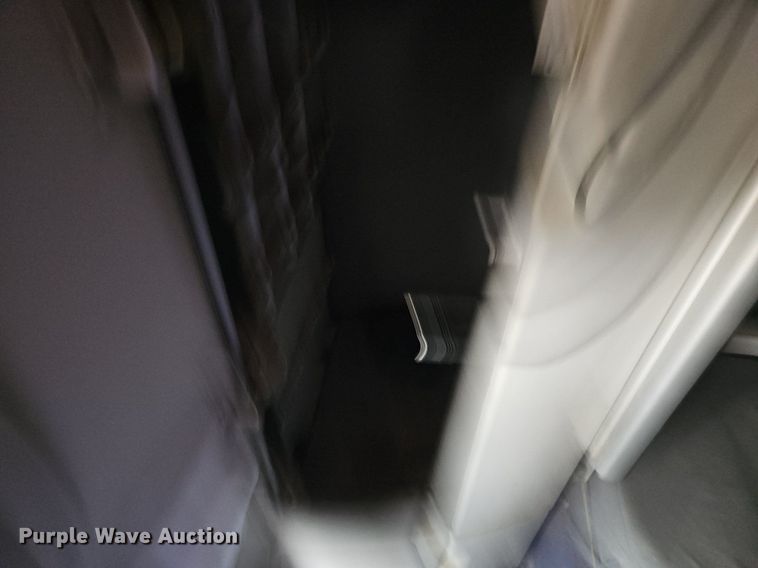 image for item NP9055 2011 Volvo VNL780  semi truck