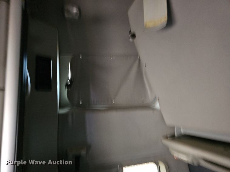 image for item NP9055 2011 Volvo VNL780  semi truck