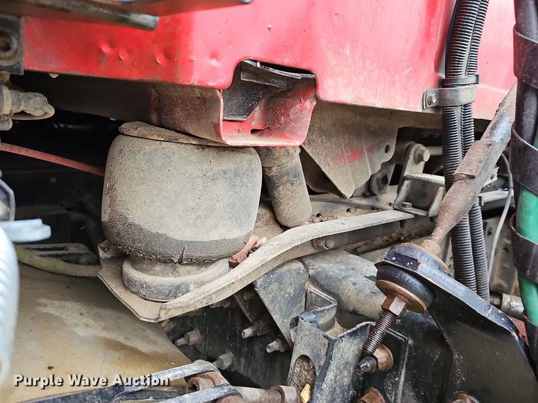 image for item NP9055 2011 Volvo VNL780  semi truck