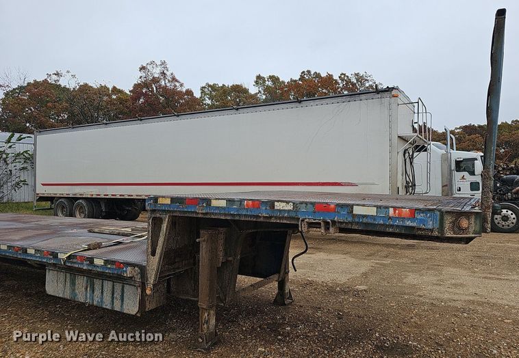 image for item NP9056 2006 Trail King TK70LCS-532  drop deck trailer