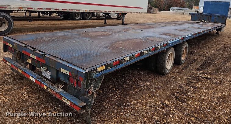 image for item NP9056 2006 Trail King TK70LCS-532  drop deck trailer