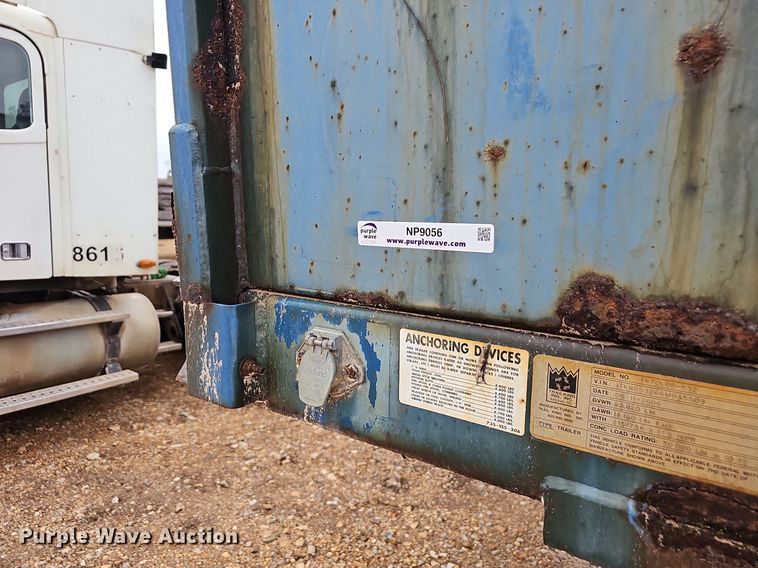 image for item NP9056 2006 Trail King TK70LCS-532  drop deck trailer