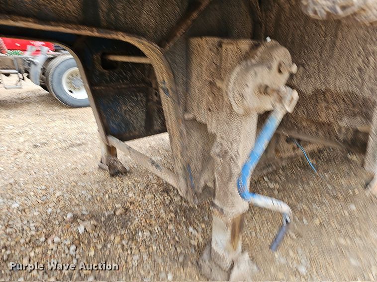 image for item NP9056 2006 Trail King TK70LCS-532  drop deck trailer