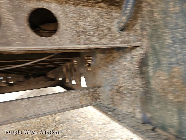 image for item NP9056 2006 Trail King TK70LCS-532  drop deck trailer