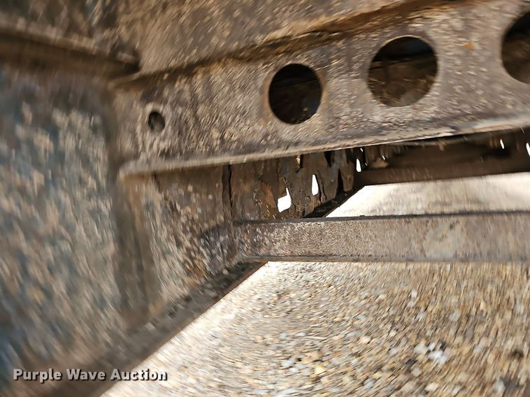 image for item NP9056 2006 Trail King TK70LCS-532  drop deck trailer