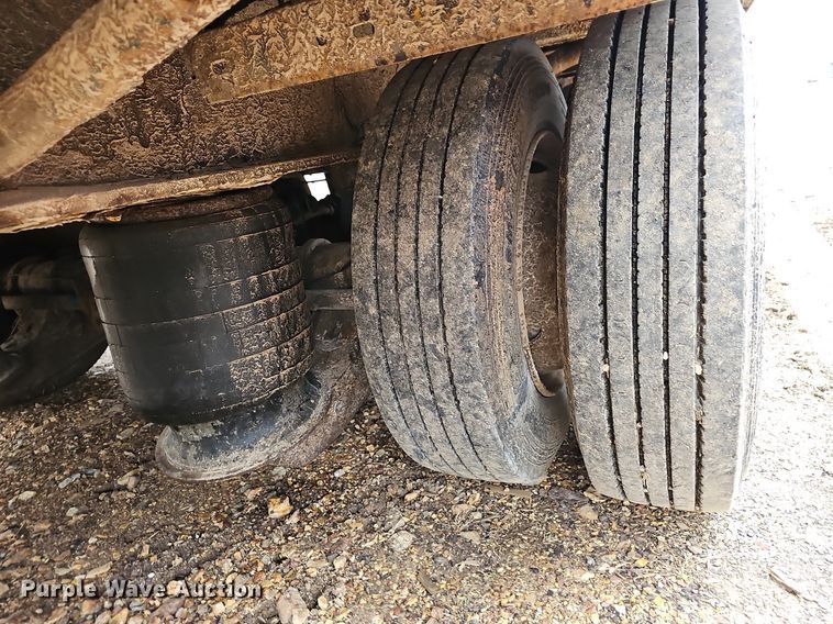 image for item NP9056 2006 Trail King TK70LCS-532  drop deck trailer