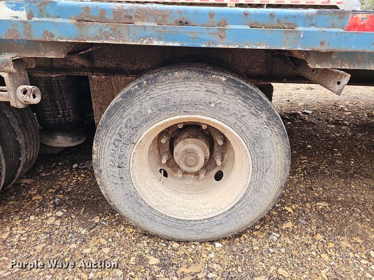 image for item NP9056 2006 Trail King TK70LCS-532  drop deck trailer