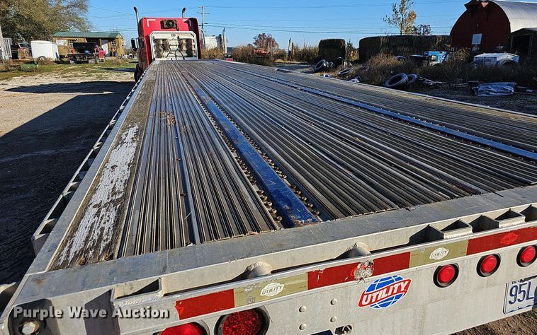 image for item NP9063 2013 Utility Trailer  flatbed trailer