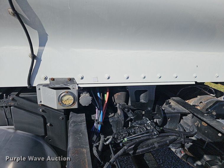 image for item NP9095 2014 Kenworth T660  semi truck