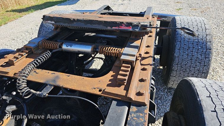 image for item NP9095 2014 Kenworth T660  semi truck