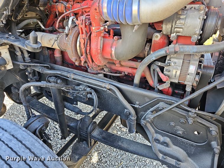 image for item NP9095 2014 Kenworth T660  semi truck