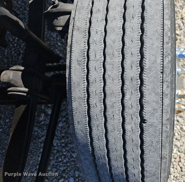 image for item NP9095 2014 Kenworth T660  semi truck