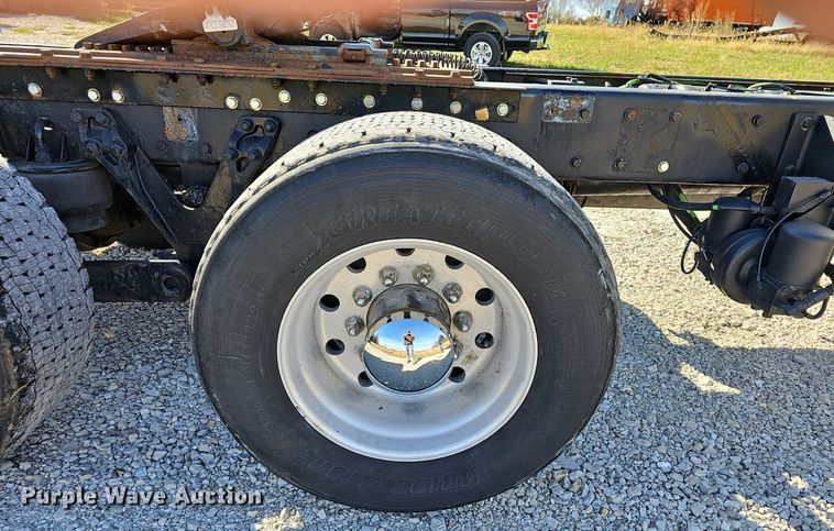 image for item NP9095 2014 Kenworth T660  semi truck