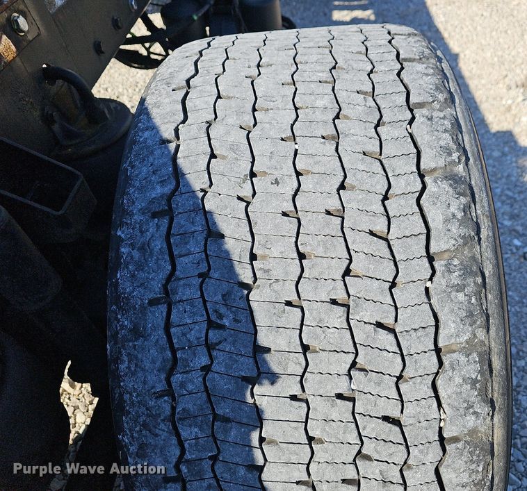 image for item NP9095 2014 Kenworth T660  semi truck