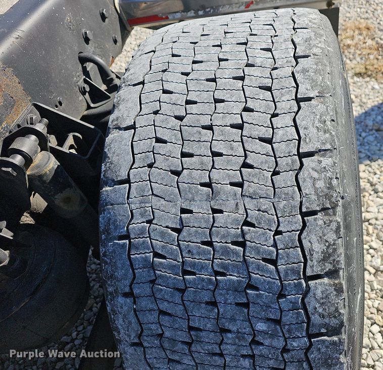 image for item NP9095 2014 Kenworth T660  semi truck