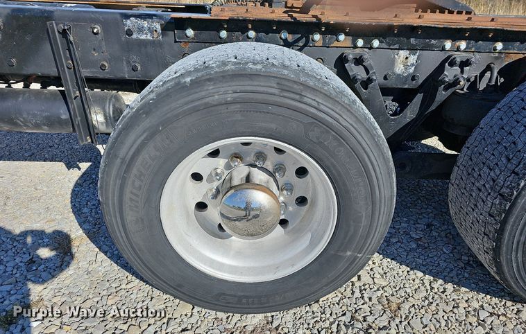 image for item NP9095 2014 Kenworth T660  semi truck