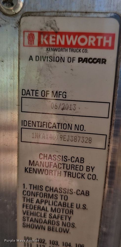 image for item NP9095 2014 Kenworth T660  semi truck