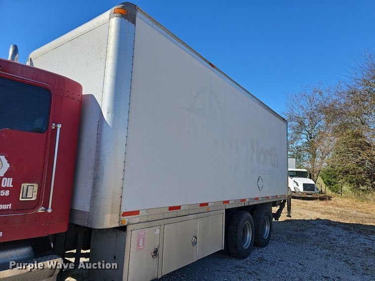 image for item NP9097 1999 Kenworth T800  box truck