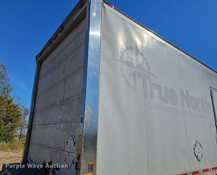 image for item NP9097 1999 Kenworth T800  box truck