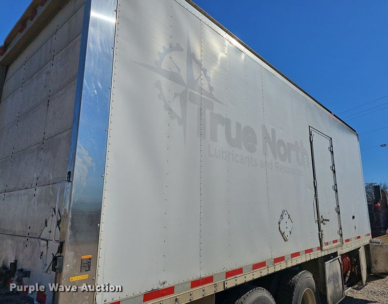 image for item NP9097 1999 Kenworth T800  box truck