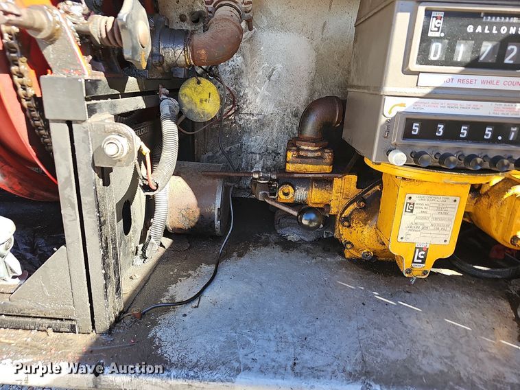 image for item NP9097 1999 Kenworth T800  box truck