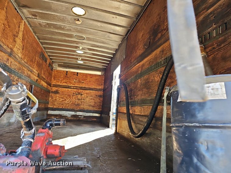 image for item NP9097 1999 Kenworth T800  box truck