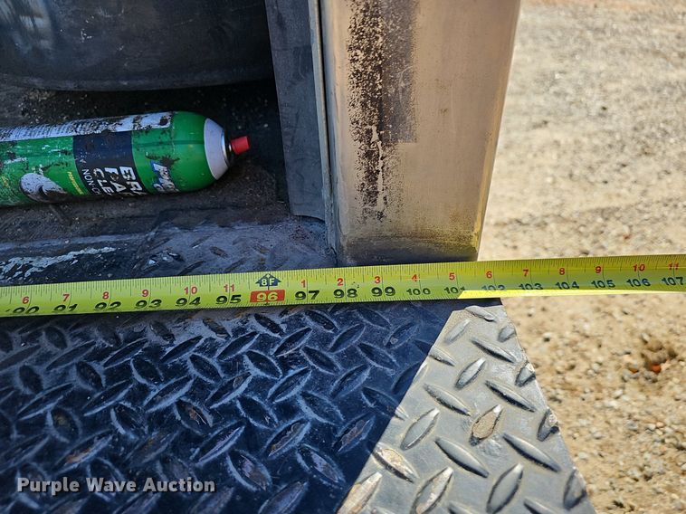 image for item NP9097 1999 Kenworth T800  box truck