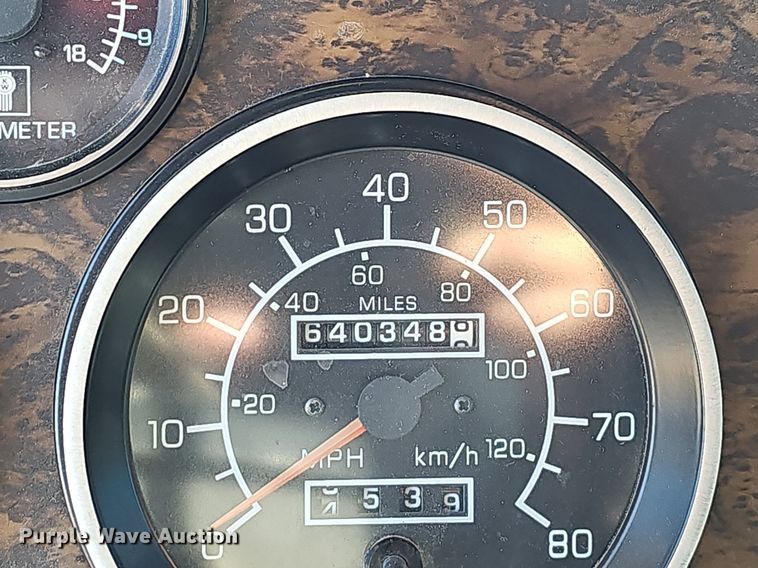 image for item NP9097 1999 Kenworth T800  box truck