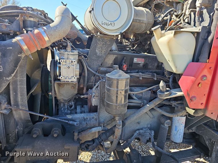 image for item NP9097 1999 Kenworth T800  box truck