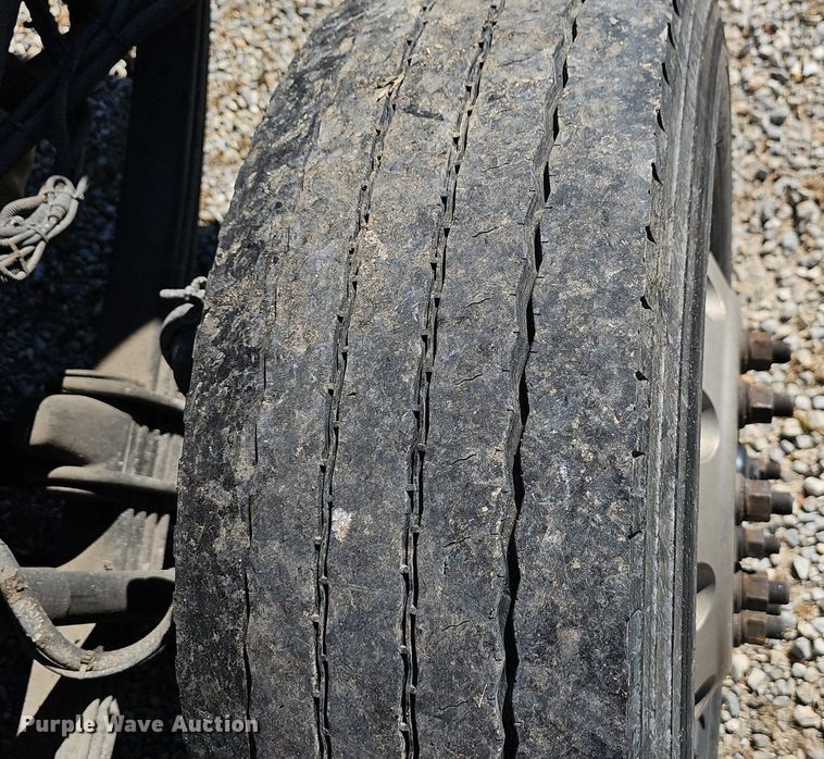 image for item NP9097 1999 Kenworth T800  box truck