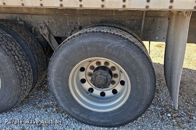 image for item NP9097 1999 Kenworth T800  box truck