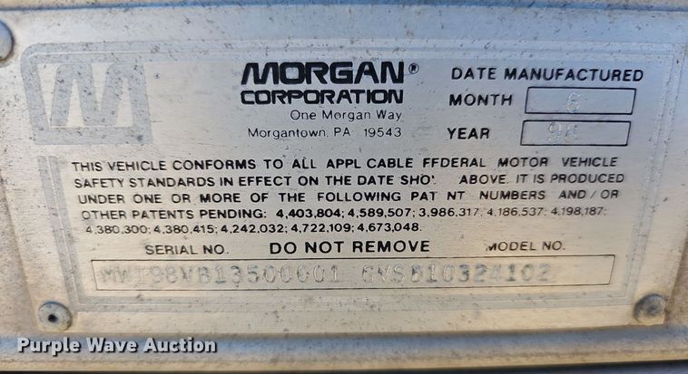 image for item NP9097 1999 Kenworth T800  box truck