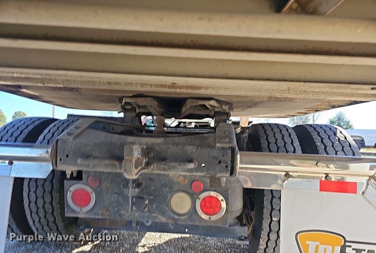 image for item NP9098 2007 Volvo VN  semi truck