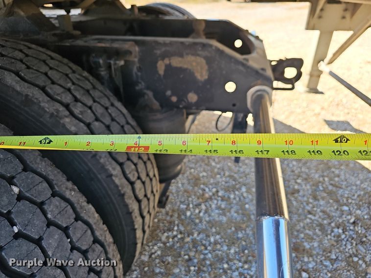 image for item NP9098 2007 Volvo VN  semi truck