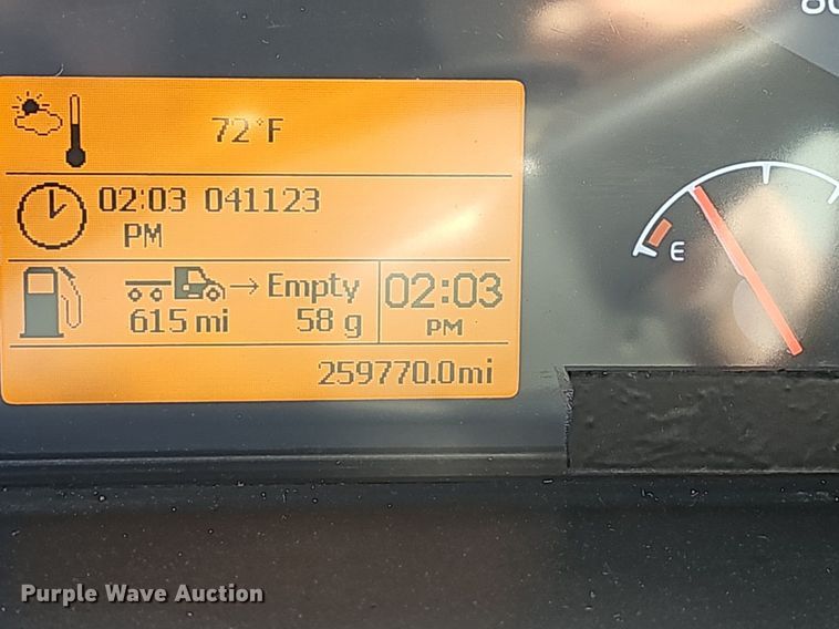 image for item NP9098 2007 Volvo VN  semi truck