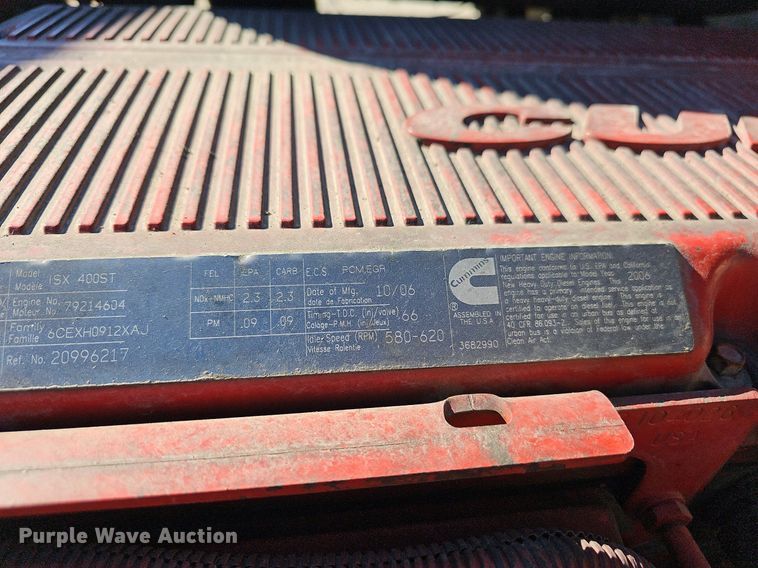 image for item NP9098 2007 Volvo VN  semi truck