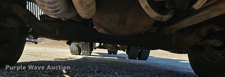 image for item NP9098 2007 Volvo VN  semi truck